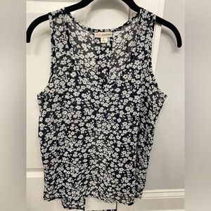 Blue and white floral print. Size small. Shear tank